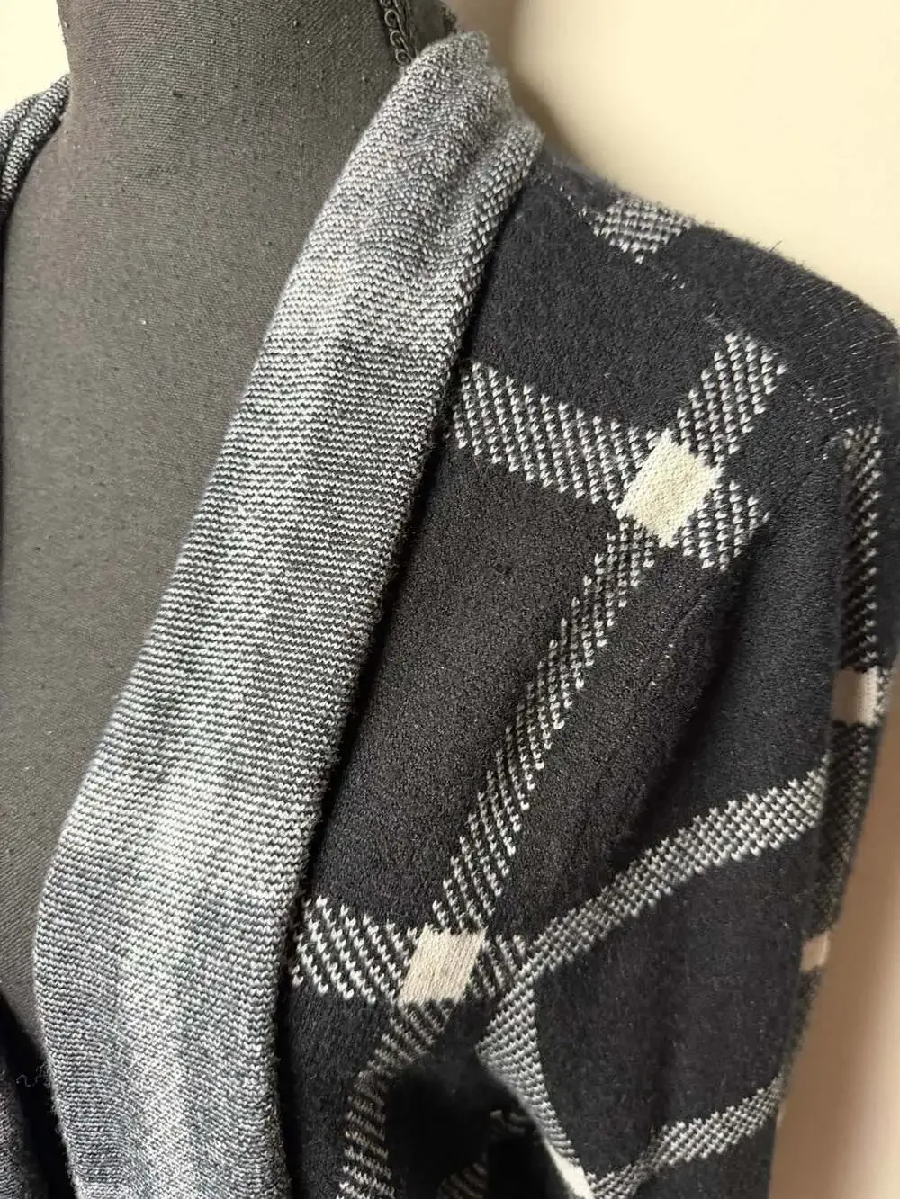 89th & Madison Black and White Plaid Open Front Long Cardigan